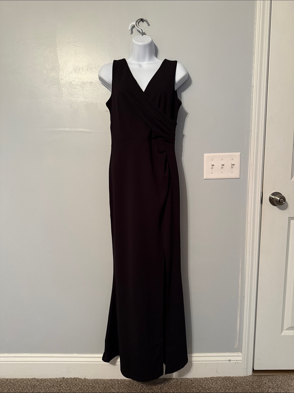 Woosea Sleeveless Black V-Neck Wrap Evening Dress